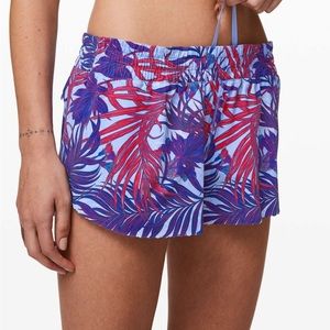Lululemon Will the Wave Short in Hydrangea Multi.  floral shorts sz 8, 2.5 in.